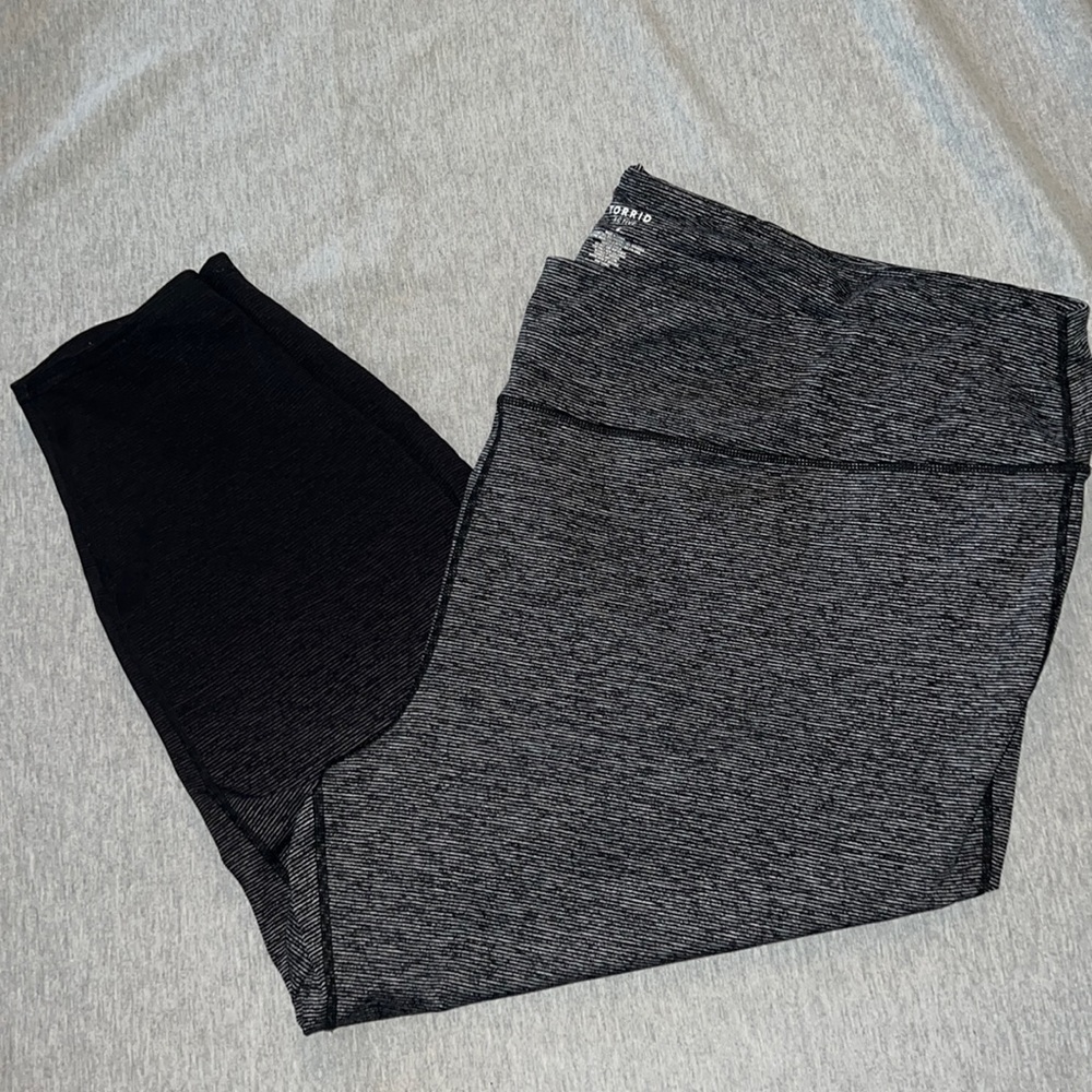 High-Waist Black & Gray Active Leggings